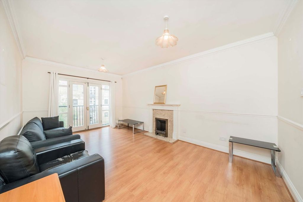 Property photo 3 of 11