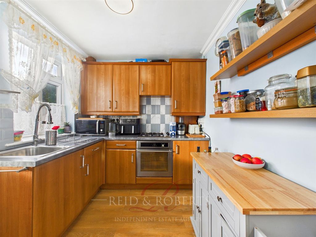 Property photo 3 of 30 Cam04884G0-Pr0106-Still002.Jpg