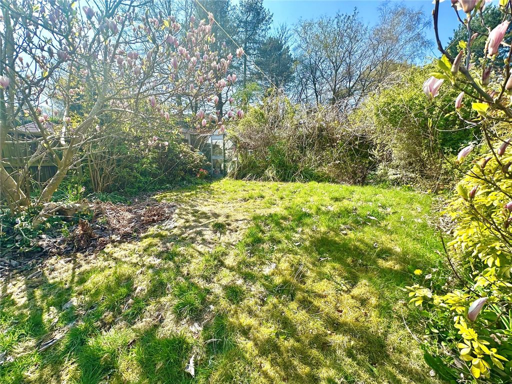 Property photo 2 of 19 Picture No. 23