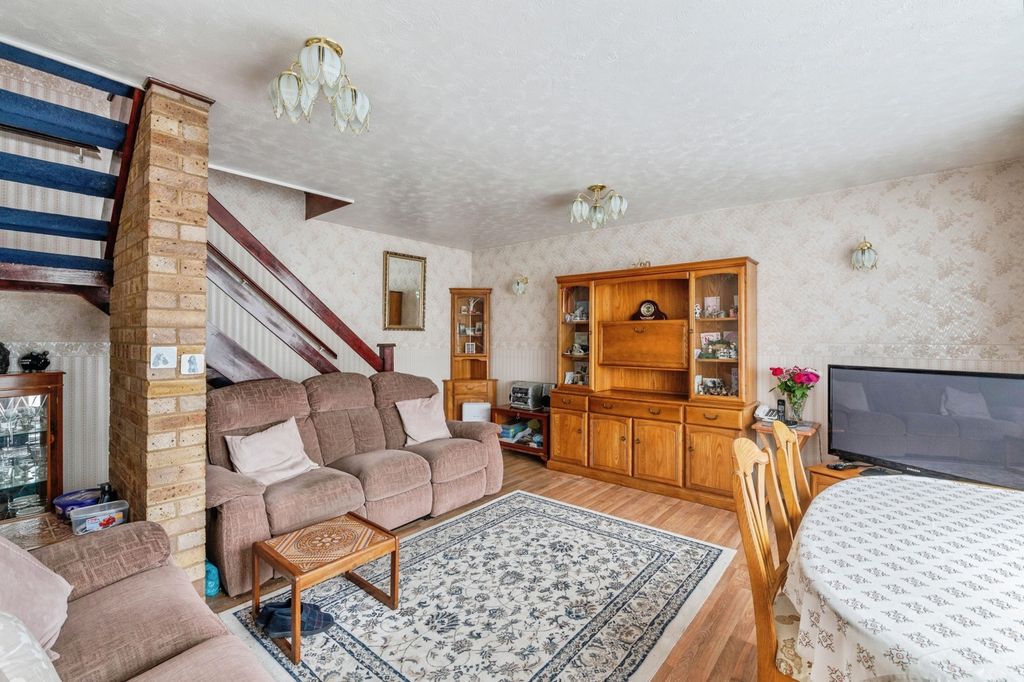 Property photo 3 of 16 Pbox-Img.Jpg