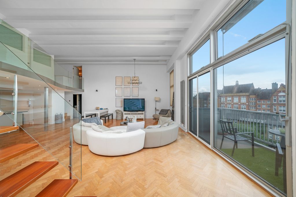 Property photo 1 of 31