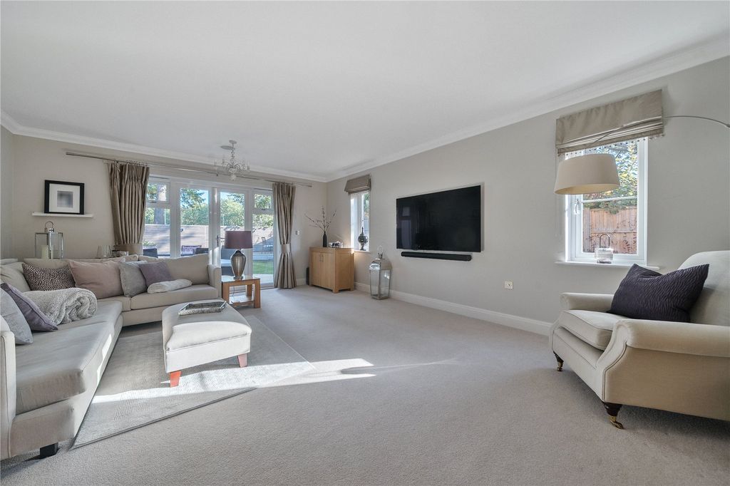 Property photo 2 of 37 Picture No. 69