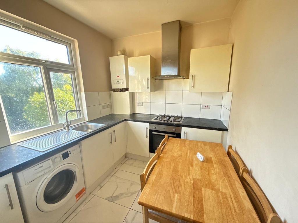 Property photo 3 of 4