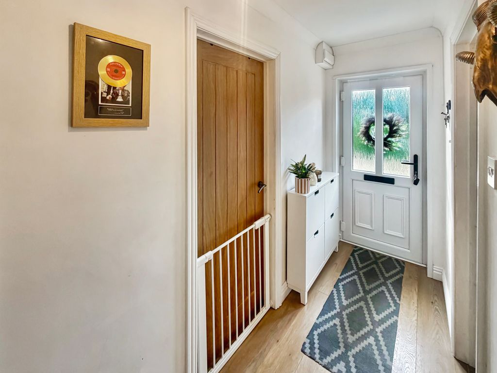 Property photo 2 of 21