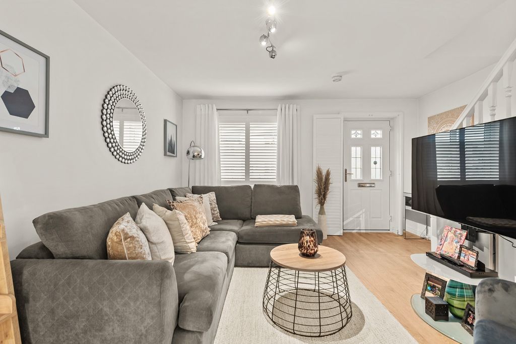 Property photo 2 of 23 5231743
