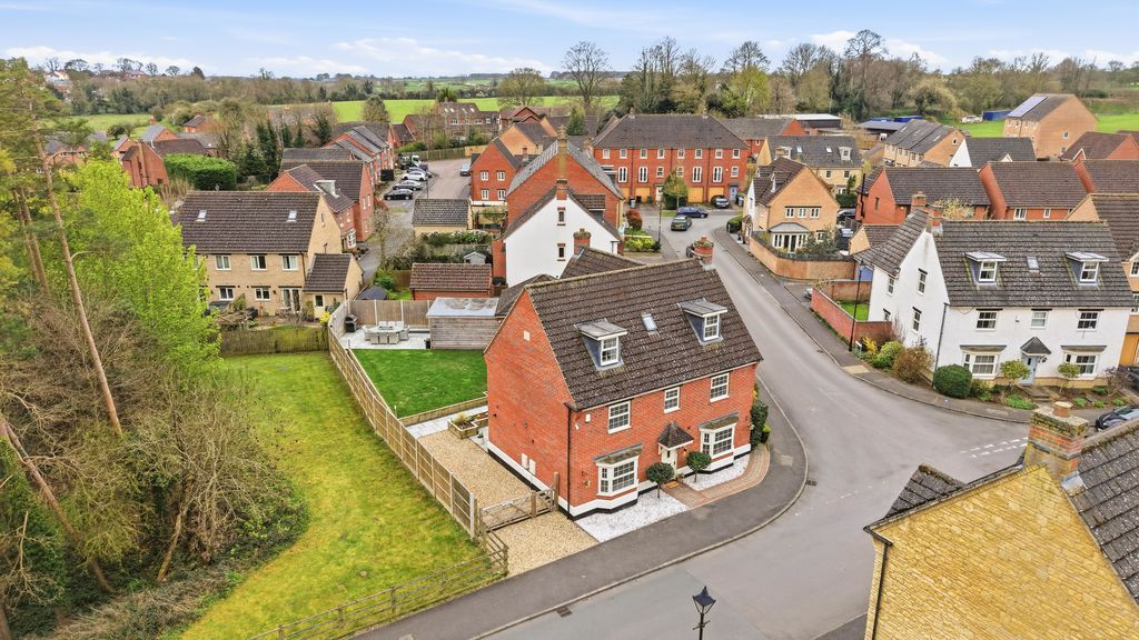 Property photo 3 of 33 Photo 33