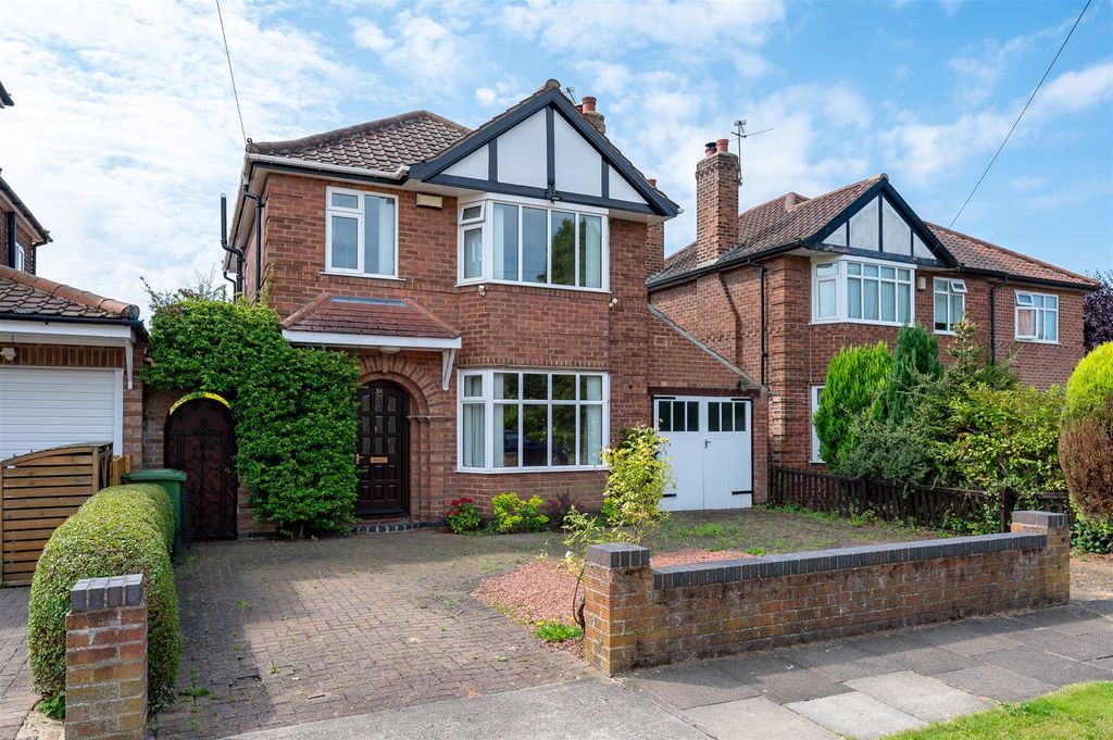 Property photo 1 of 13 External