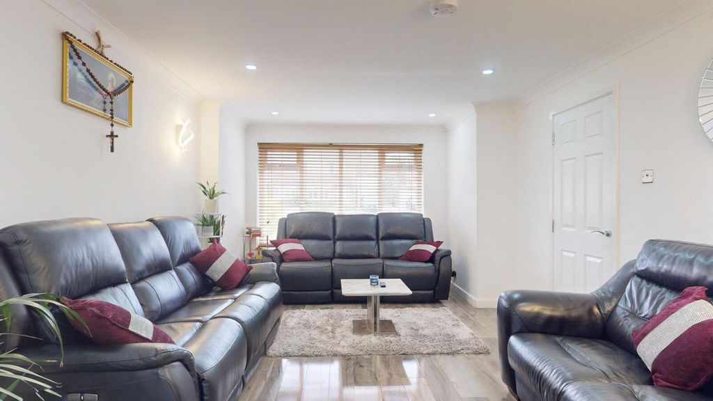 Property photo 3 of 24 Picture No. 21