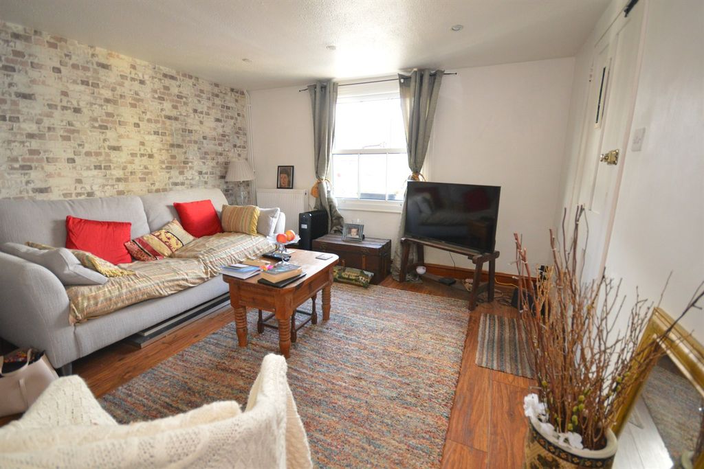 Property photo 2 of 10 Living Room