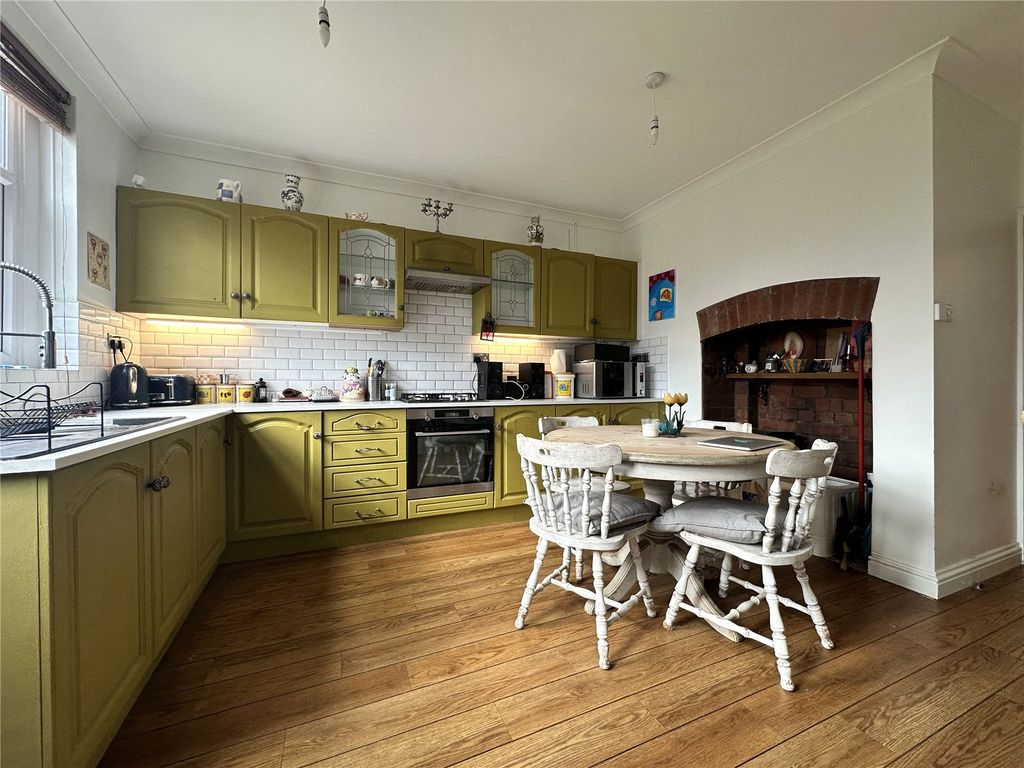 Property photo 3 of 7 Picture No. 06