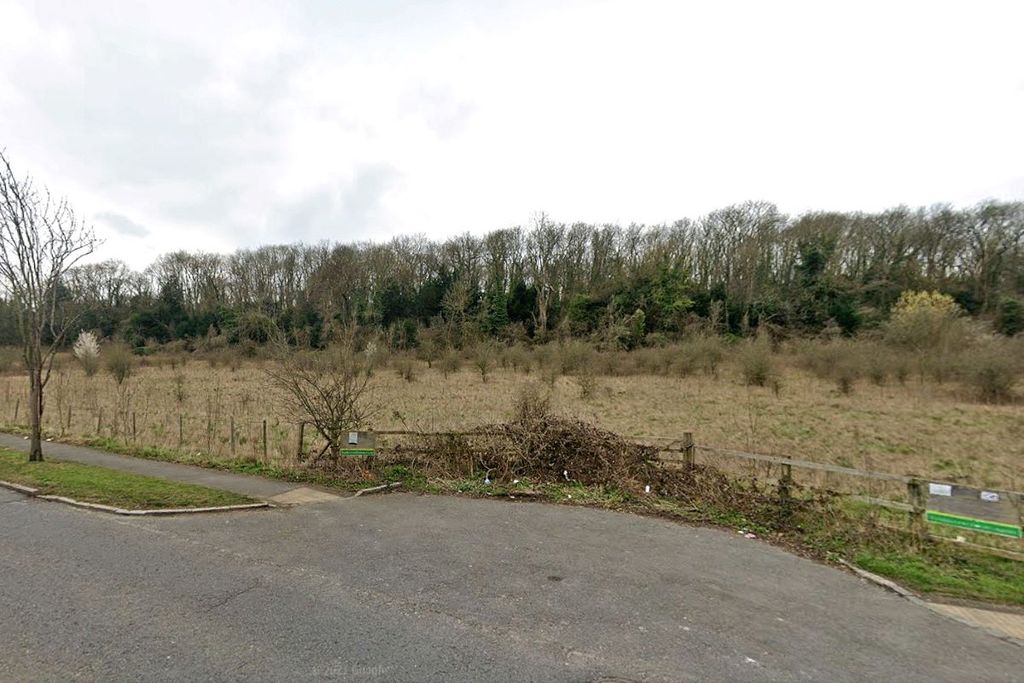 Property photo 3 of 3