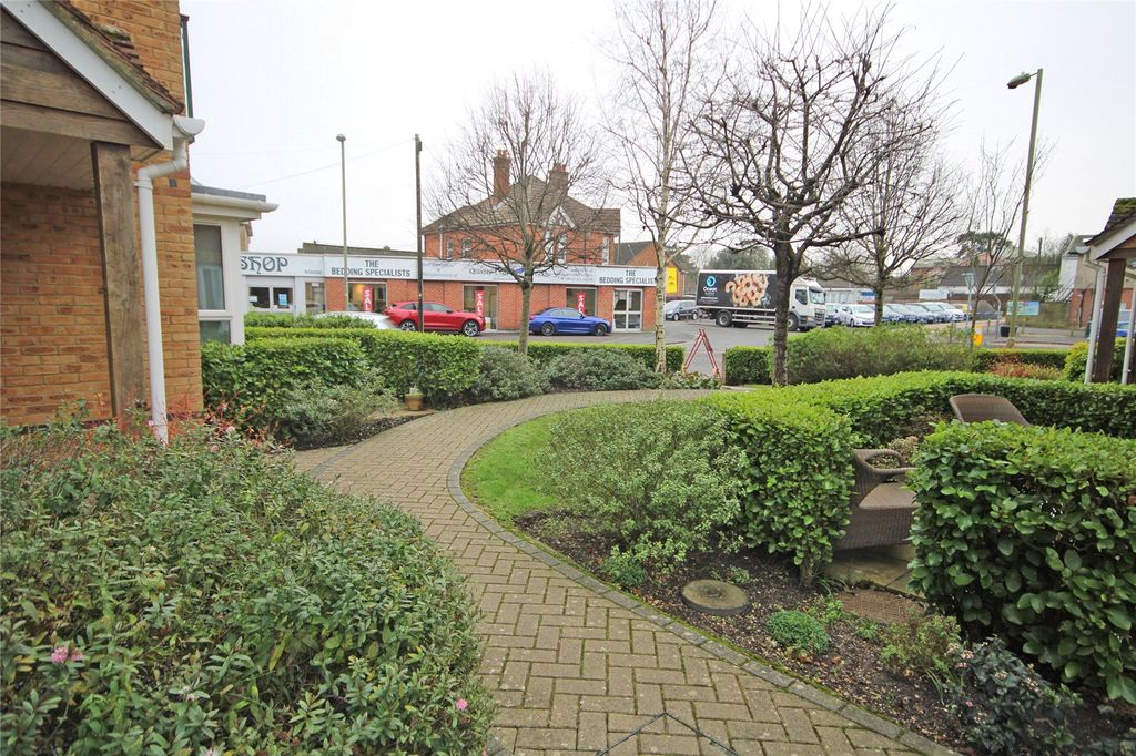 Property photo 2 of 11 Picture No. 14