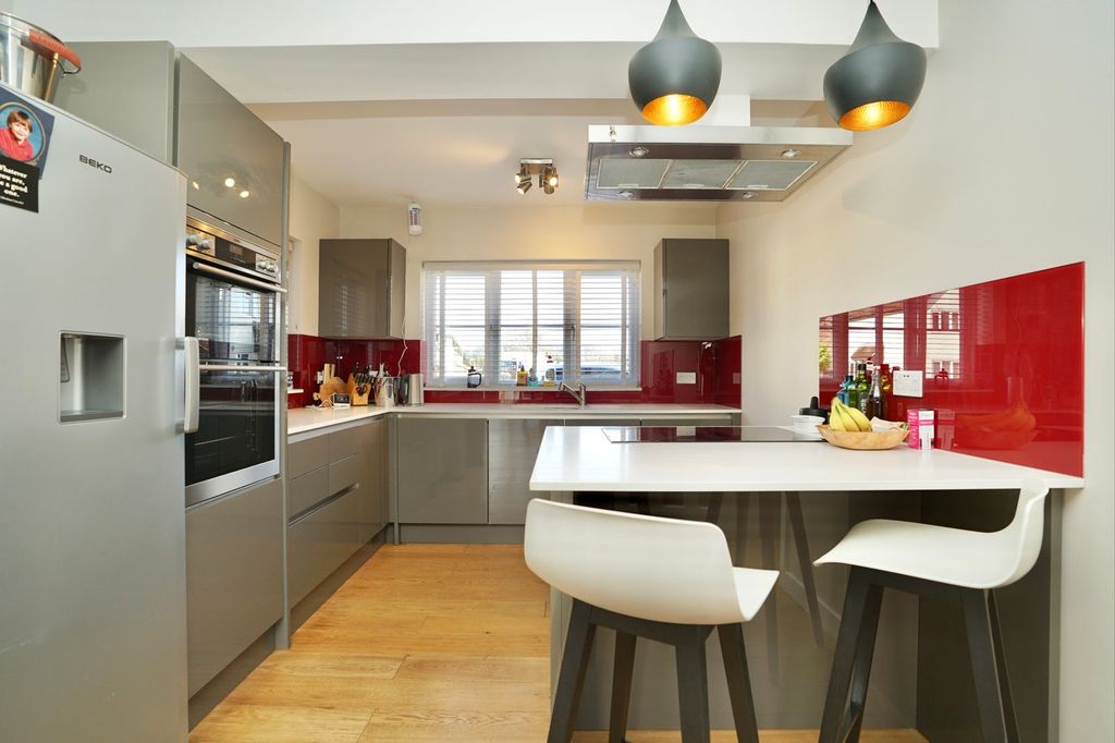 Property photo 2 of 12