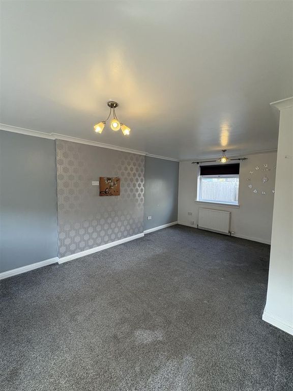 Property photo 2 of 11 Thumbnail_Img_4325.Jpg