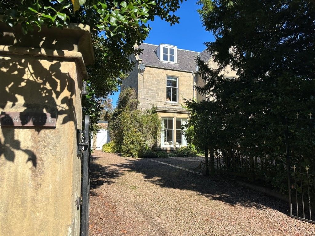 Property photo 2 of 45