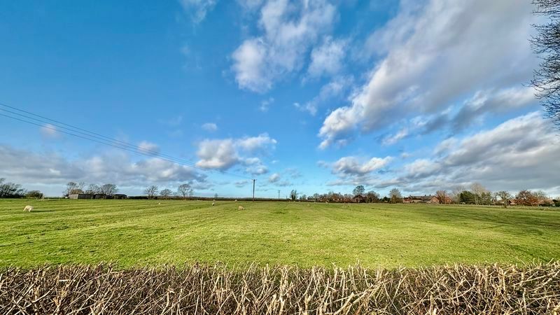 Property photo 2 of 17 Photo 2