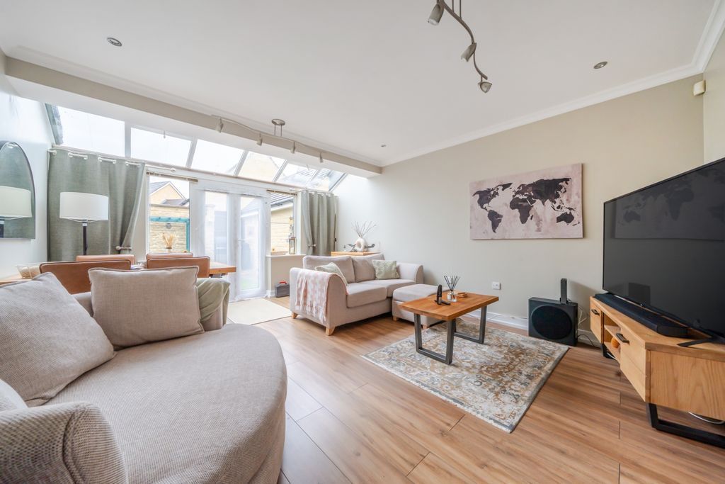 Property photo 2 of 10 1344722-8-68B1644Ddada9