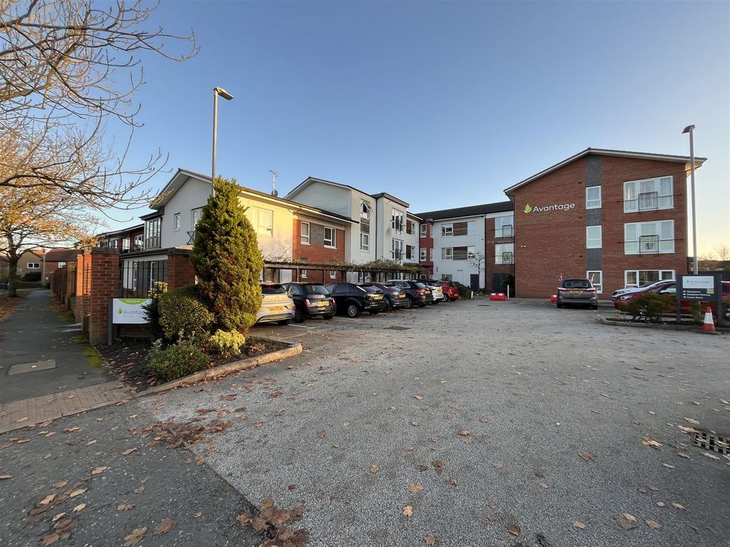 Property photo 1 of 12