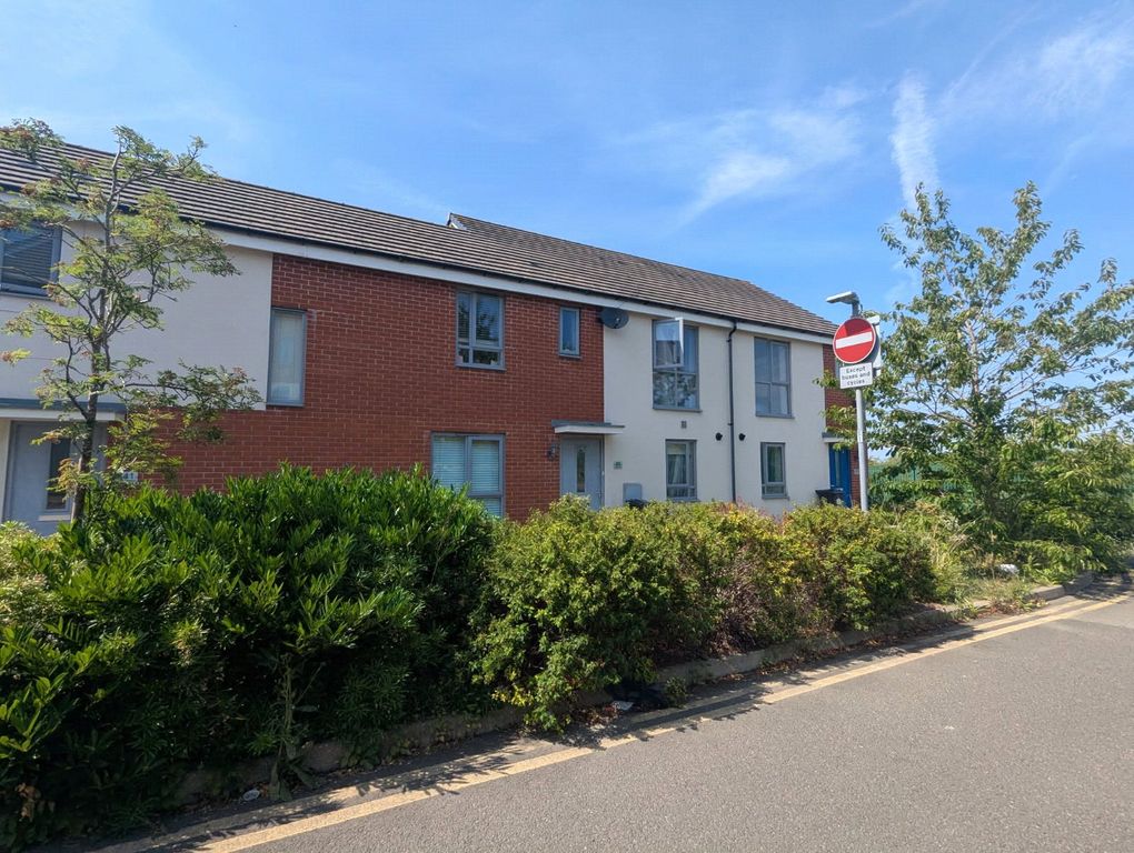 Property photo 1 of 7 External