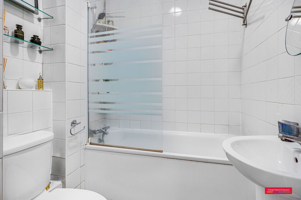 Property photo 3 of 4 Bathroom