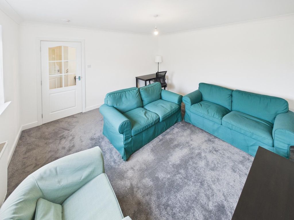 Property photo 3 of 27 Living Room