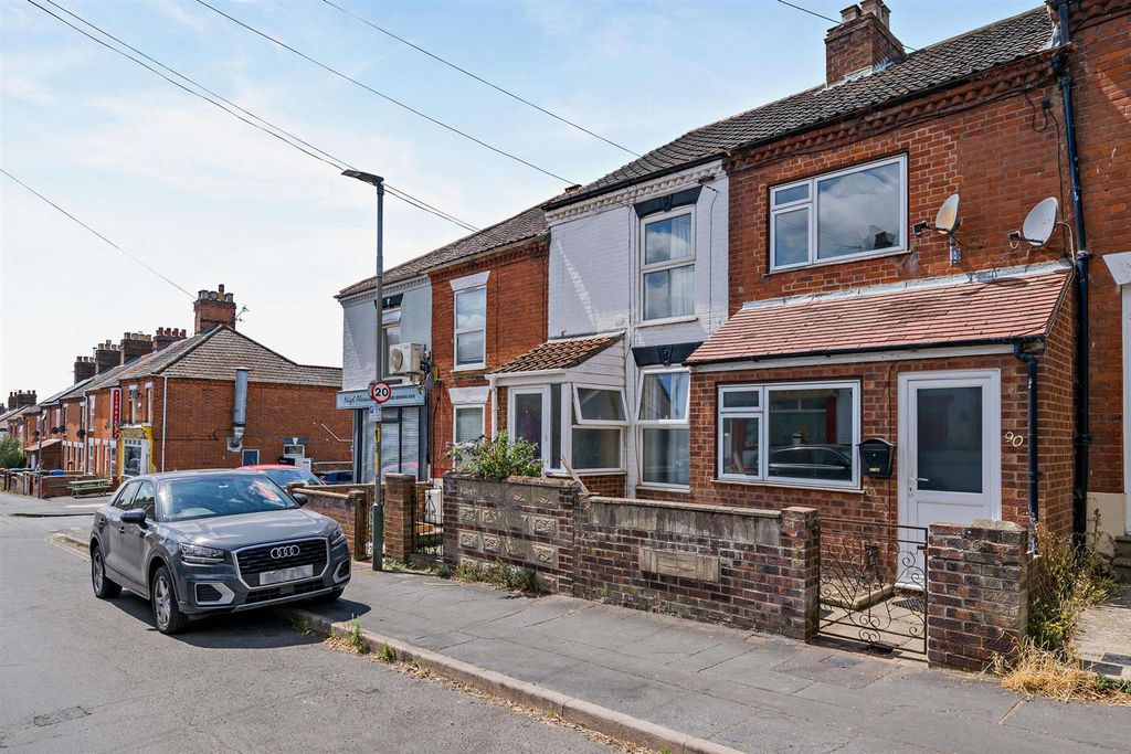 Property photo 1 of 12
