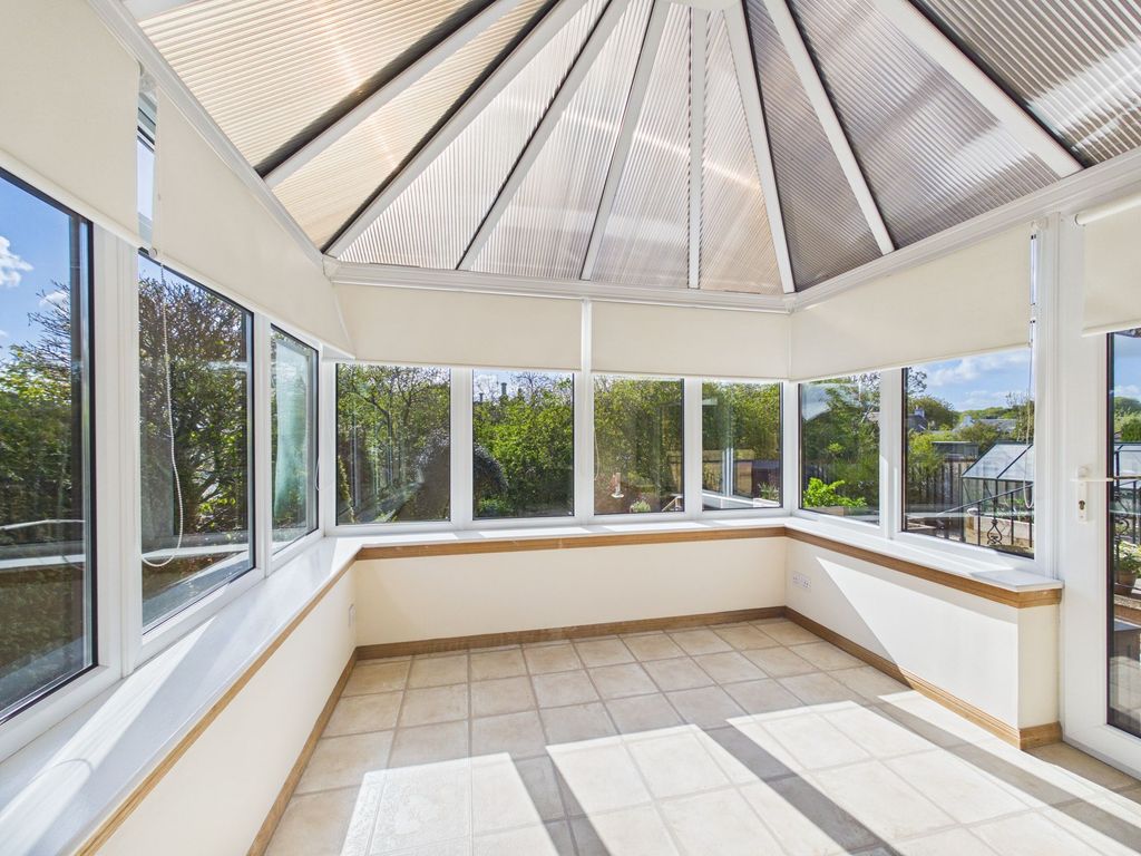 Property photo 3 of 16 Conservatory