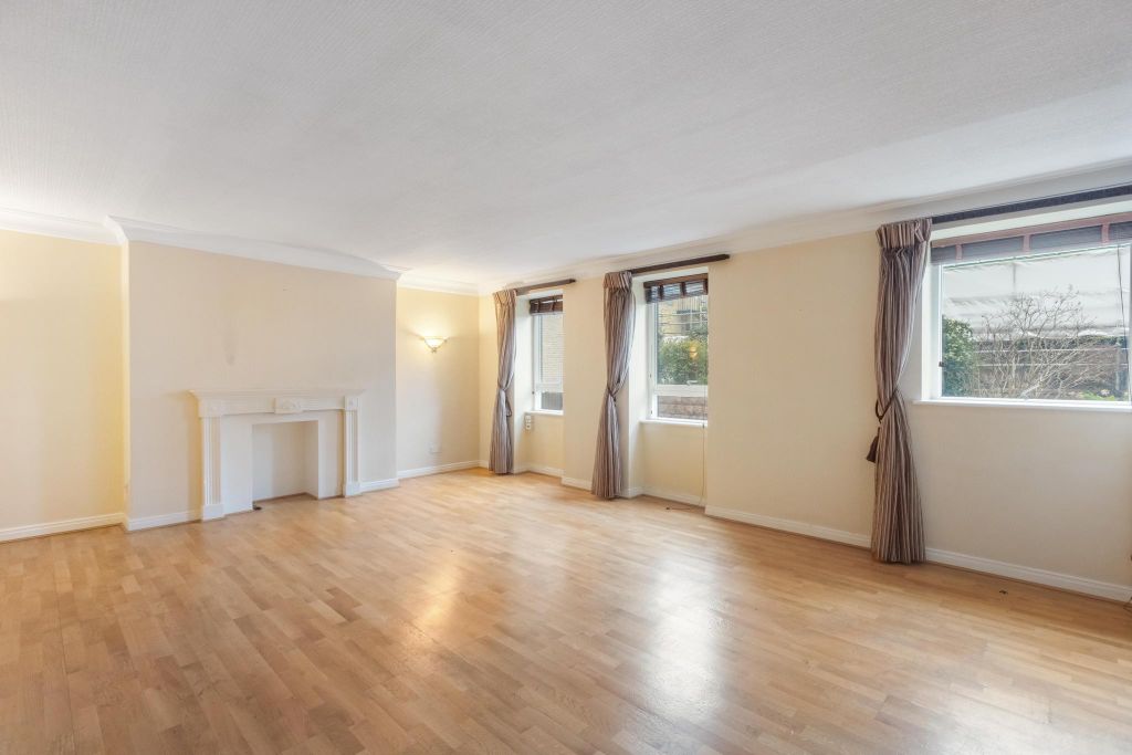 Property photo 1 of 17 Image