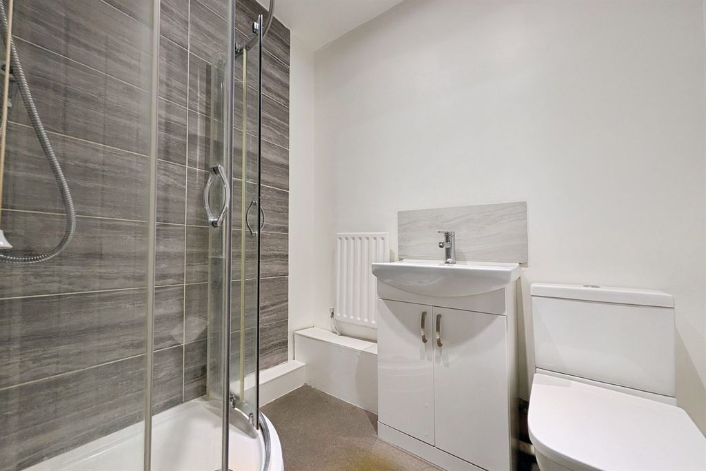 Property photo 3 of 5 (Main)