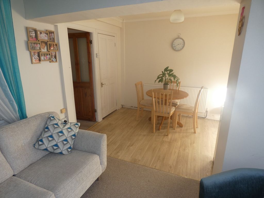 Property photo 3 of 9 Dining Area