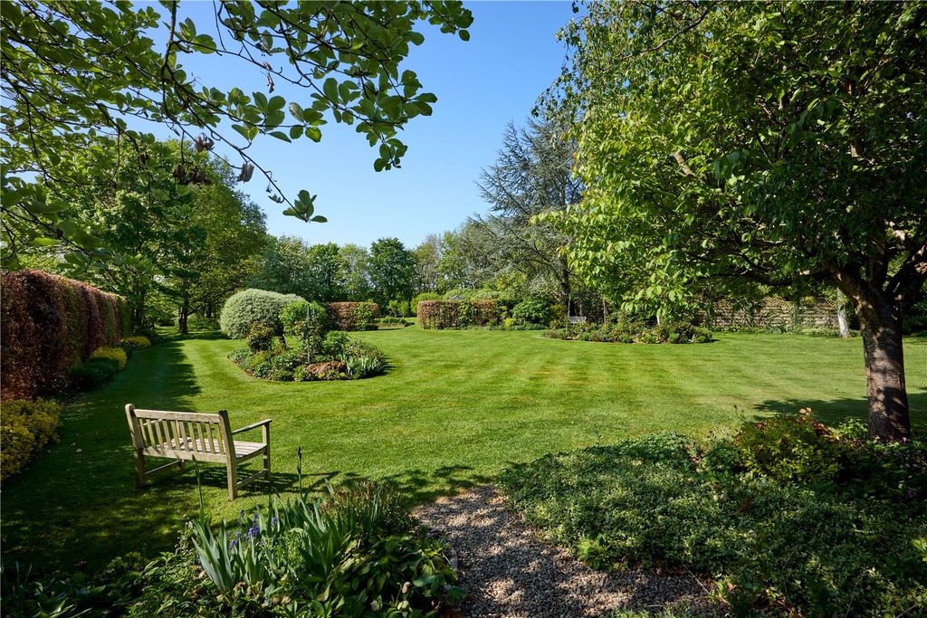 Property photo 3 of 26 Garden