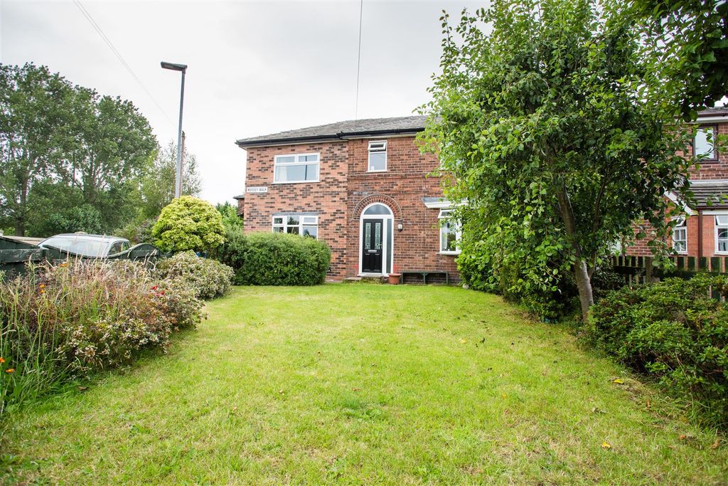 Property photo 1 of 28