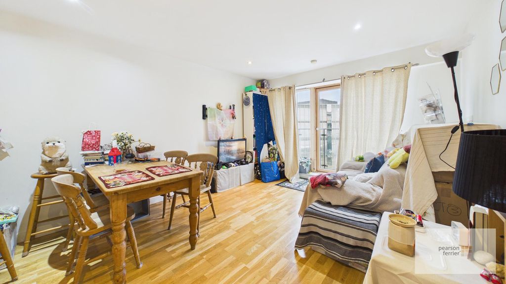 Property photo 2 of 18 Living Room