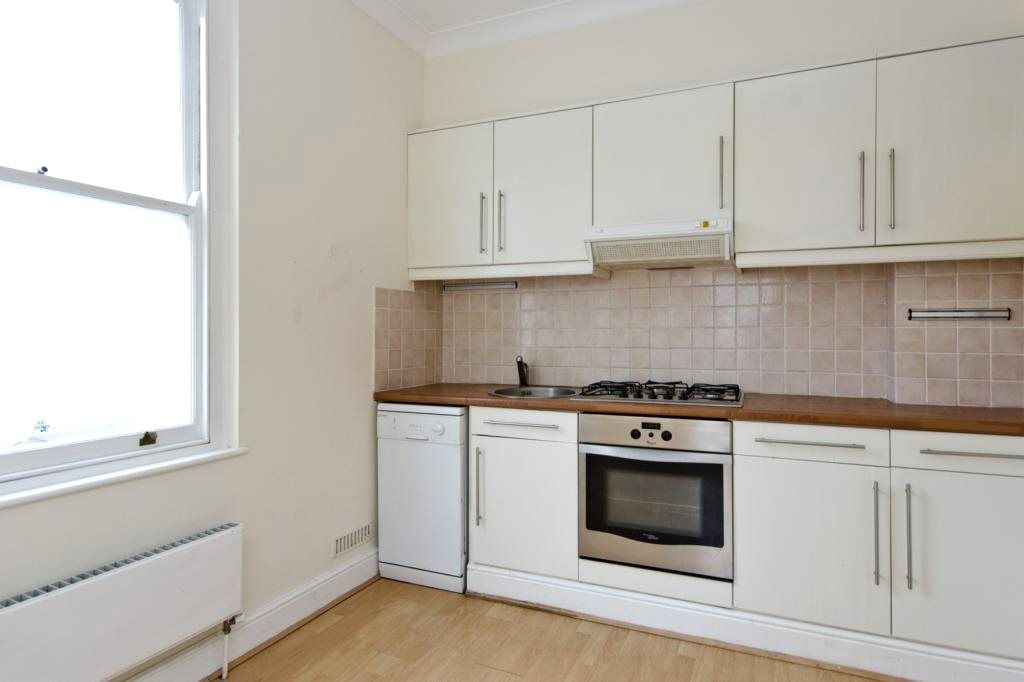 Property photo 3 of 8 Kitchen