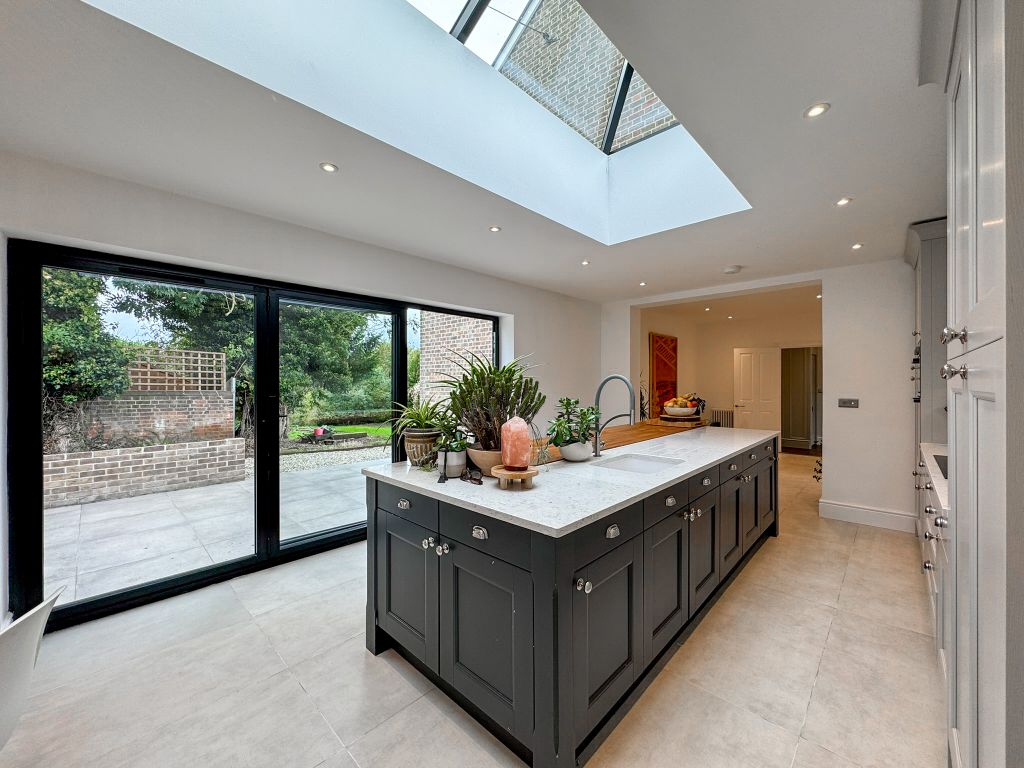 Property photo 3 of 38 Img_5562