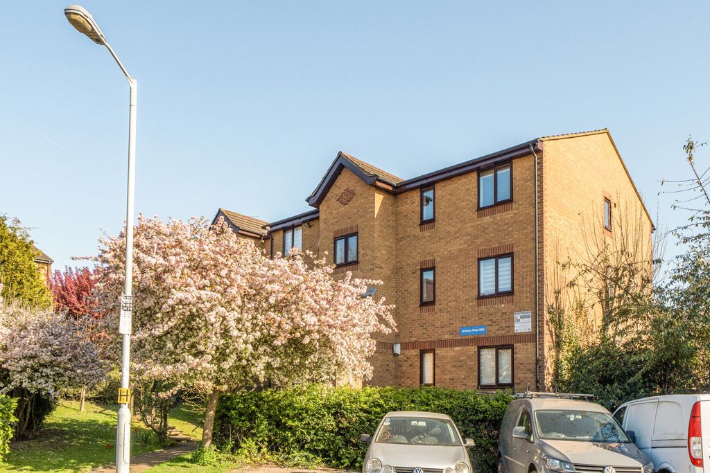 Property photo 1 of 12 1439328-11-69d52E...