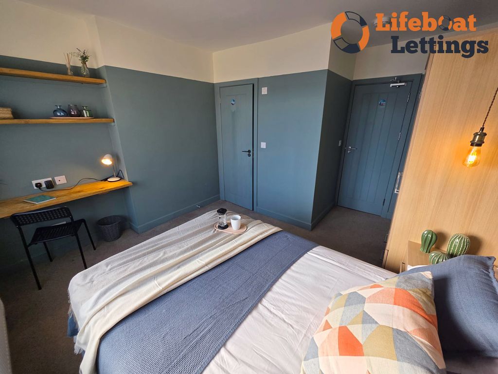 Property photo 2 of 10 Bedroom 2B