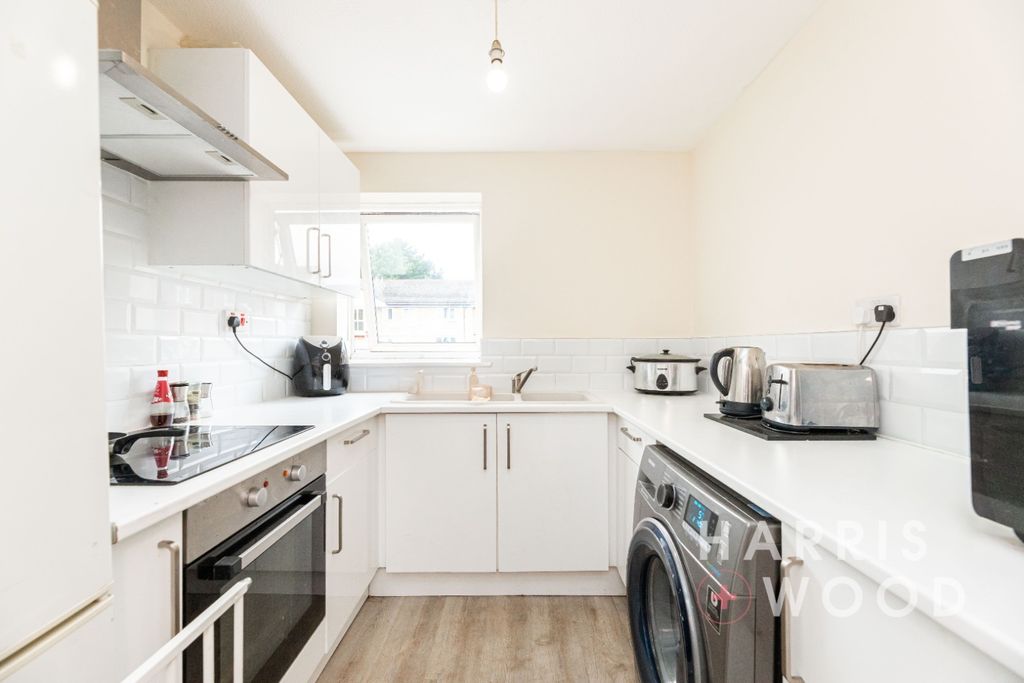 Property photo 2 of 9 4363431