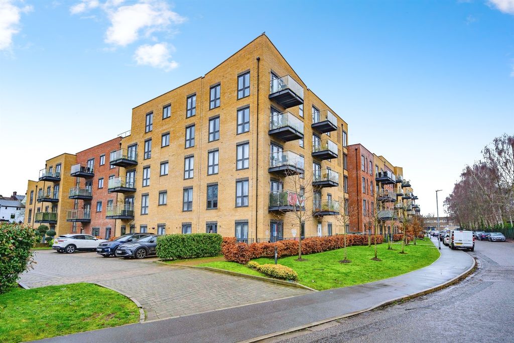 Property photo 1 of 12