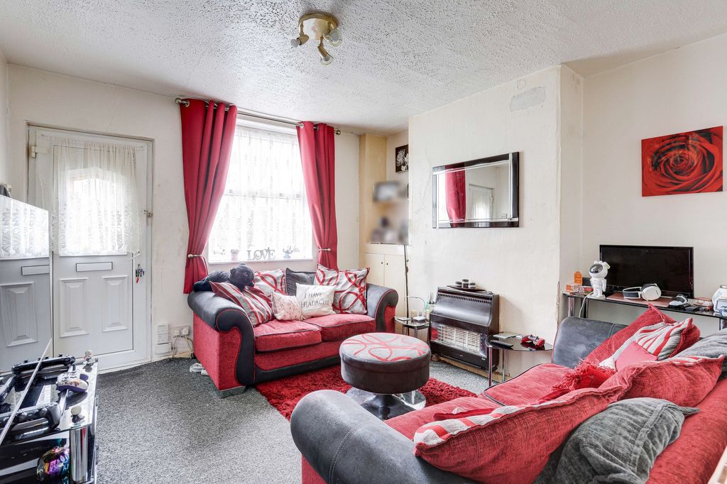 Property photo 2 of 13