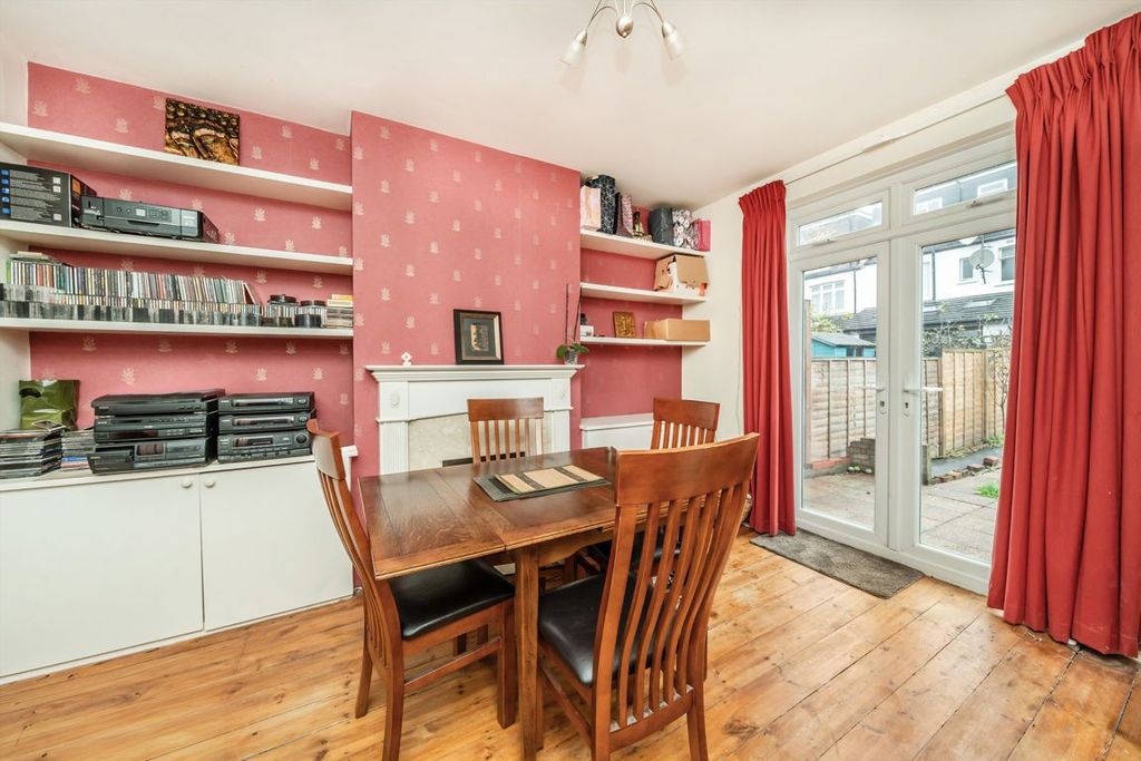 Property photo 3 of 8