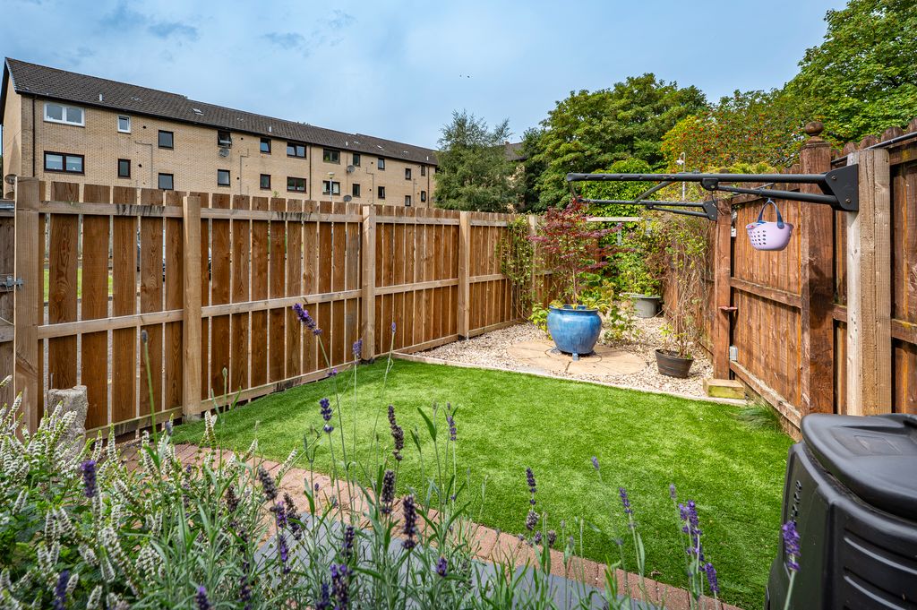 Property photo 2 of 31