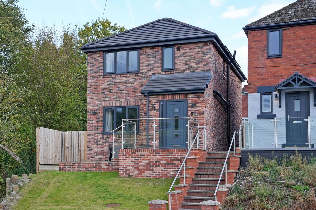 Property photo 1 of 40