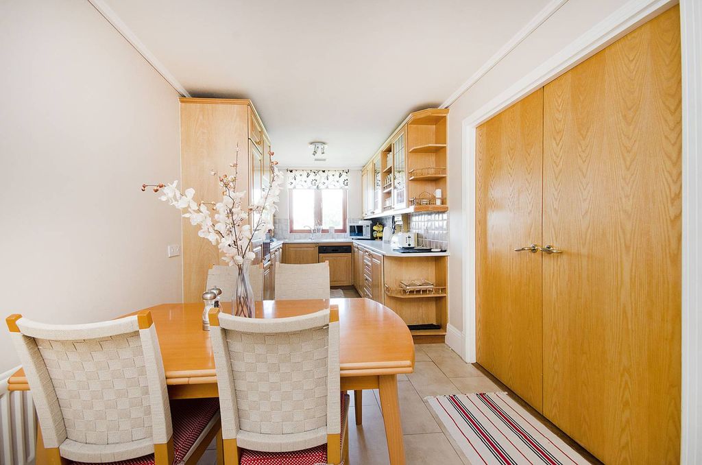 Property photo 1 of 51