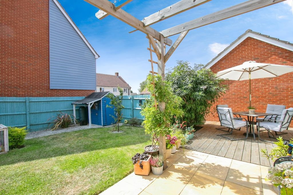 Property photo 2 of 17 Photo