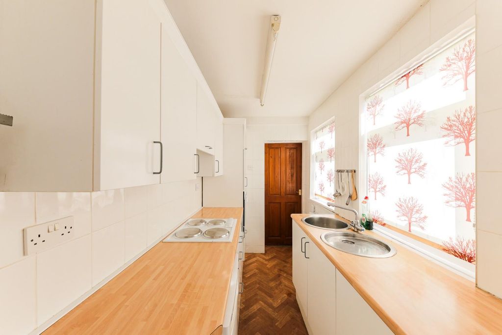 Property photo 3 of 13 Kitchen
