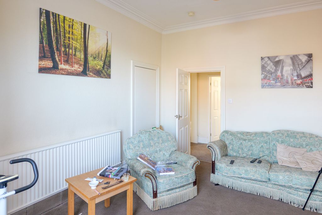 Property photo 3 of 33