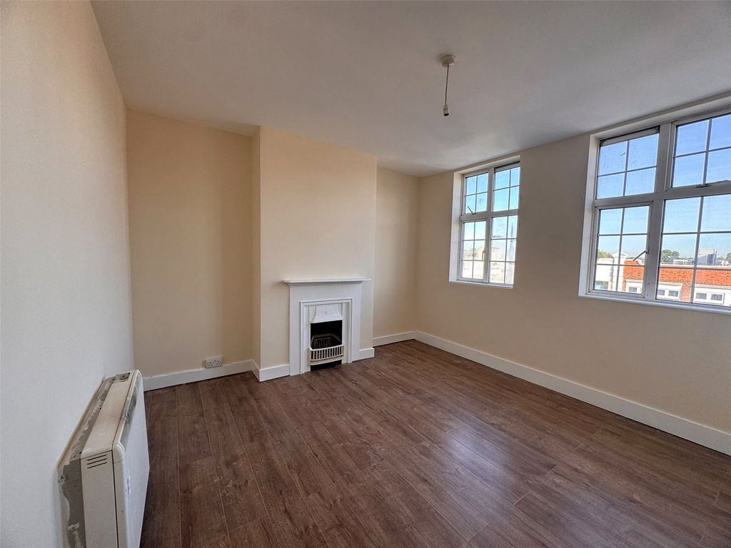 Property photo 2 of 18 Picture No. 06