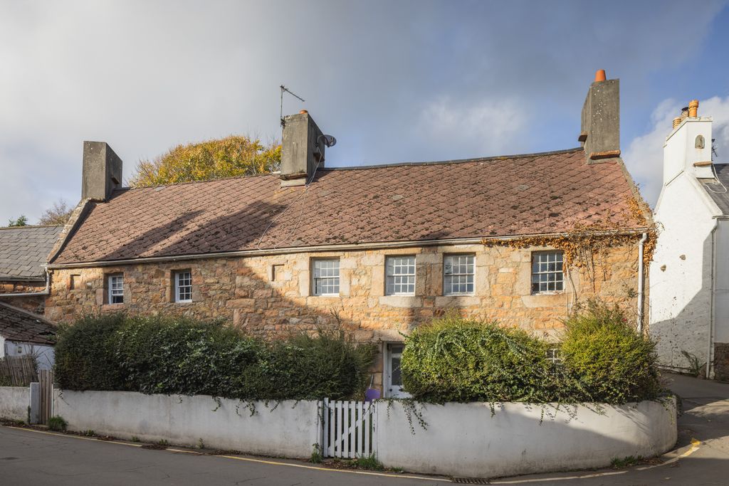 Property photo 2 of 7