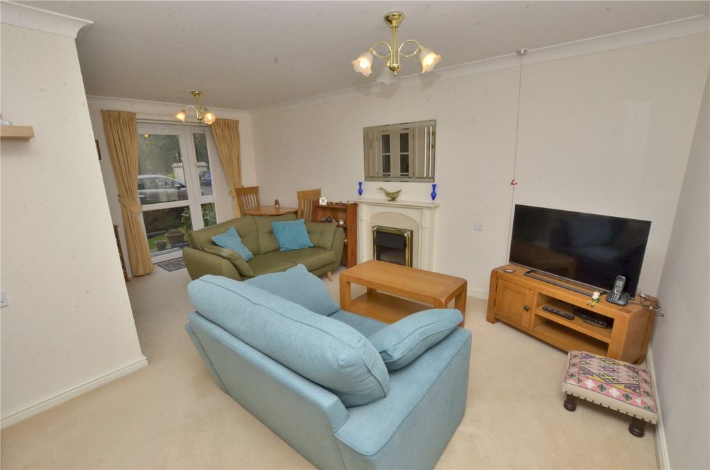 Property photo 2 of 10 Lounge/Dining Room